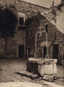 Nazareth, puits dans la cour de l