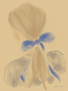 Une fille avec un ruban bleu dans les cheveux