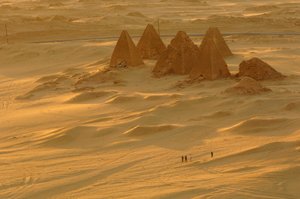 Gebel Barkal, Complexe du Temple, Pharaon Taharka, Temple de Mut, B300, ville de Kareima, rivière du Nil, 2007 (photo)