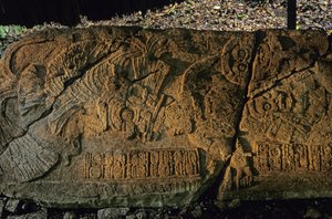 Guatemala; Maya; Aguateca, monument en pierre Tan Te