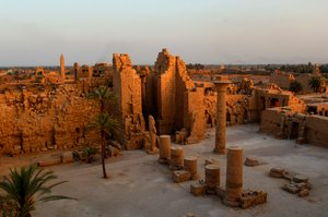 Kiosque de Taharka, première cour, Temple de Karnak, Pharaons noirs, Nubiens, Égypte, Luxor, 2007 - Kenneth Garrett