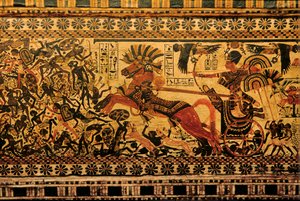 Boîte peinte représentant Toutankhamon en guerrier sur un char poursuivant des Nubiens, 2007 - Kenneth Garrett