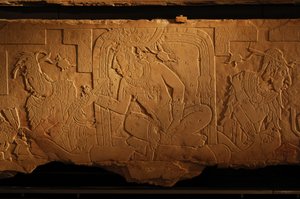 Banc du trône du Temple 21, sculpture du roi Akhal Mo Nab, Palenque, Mexique, 2005 (photo) - Kenneth Garrett
