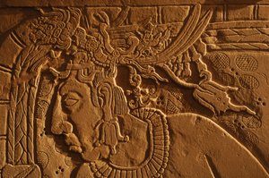Banc du trône du Temple 21, sculpture du roi Akhal Mo Nab, Palenque, Mexique, 2005 (photo) - Kenneth Garrett