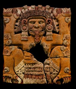 mm7677, Les plus grands Aztèques, Pierre de Tlaltechutli déplacée au musée, Templo Mayor, Mexico..., 2010