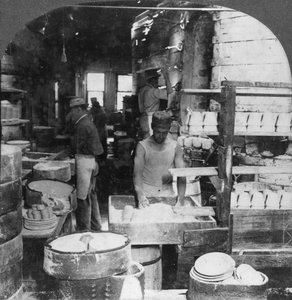 Cuisson de la vaisselle dans le centre de poterie réputé, Trenton, New Jersey, USA, début du 20e siècle - Keystone View Company