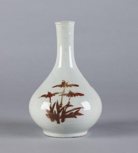 Bouteille avec motif floral, dynastie Yi - Korean School