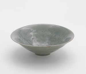 Bol avec motif de vignes de pivoines moulées, première moitié du 12e siècle - Korean School