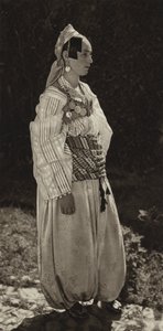 Yougoslavie : Prizren, femmes en costume national - Kurt Hielscher