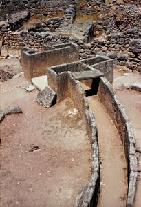 Vue aérienne du premier cercle de tombes (cimetière royal) découvert par l