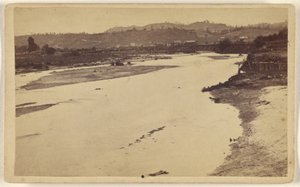 Vue sur le San Lorenzo, depuis la passerelle, Santa Cruz. - Lawrence and Houseworth