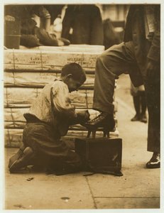 Cireur de chaussures dans le Bowery, New York, 1910 - Lewis Wickes Hine