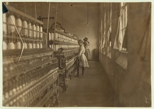 Hattie Hunter, fileuse dans les usines de coton de Lancaster, Caroline du Sud où elle travaille depuis 3 ans, 1908 - Lewis Wickes Hine