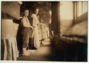 Jeune doffer aux moulins de filature de Richmond, Chattanooga, Tennessee, 1910 - Lewis Wickes Hine