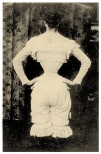Femme portant un corset vers 1865 - Unbekannt Unbekannt