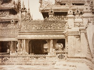 No. 92. Amerapoora. Une autre partie du balcon de Kyoung No. 86 [Maha-too-lo-Bounghian Kyoung] - Linnaeus Tripe
