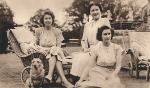 Sa Majesté la Reine avec les Princesses Royales, vers 1950 - Lisa Sheridan