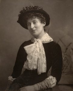 Cissy Grahame, actrice britannique, 1882 - London Stereoscopic and Photographic Co