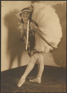 [Ballerine avec coiffe] - Louis Fleckenstein