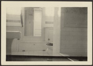 [Intérieur de la salle de bain] - Louis Fleckenstein