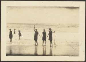 [Figures en maillot de bain à la plage] - Louis Fleckenstein