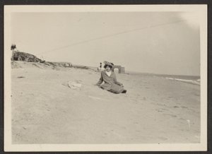 [Florence sur la plage] - Louis Fleckenstein