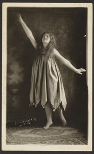 Grace Carberry dans le rôle du soleil