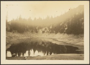 [Paysage avec lac]
