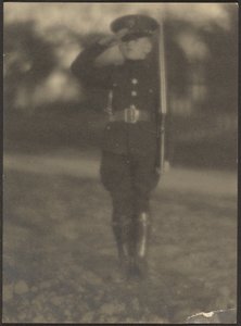 [Petit garçon en uniforme] - Louis Fleckenstein