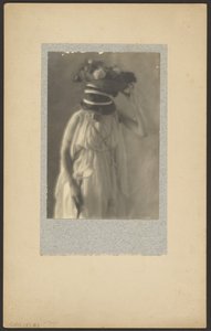 [Modèle en costume classique] - Louis Fleckenstein
