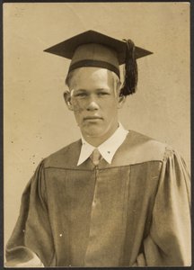 [Jeune homme en bonnet et robe] - Louis Fleckenstein