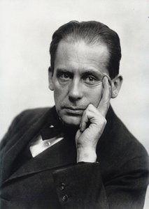 Walter Gropius, vers 1919 - Louis Held
