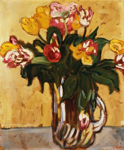 Tulipes dans un pichet en verre