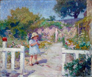 Petite fille dans le jardin