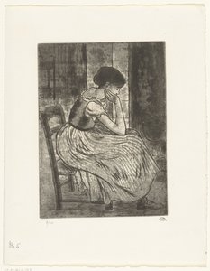 Jeune femme assise près d