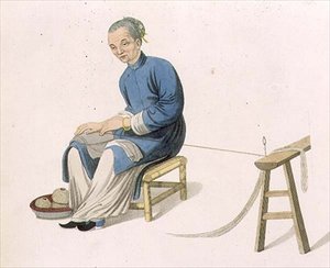 Une Vieille Femme Tordant du Coton, planche 57 de 