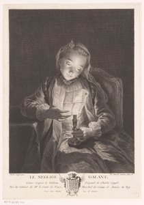 Fille lisant une lettre à la lumière d