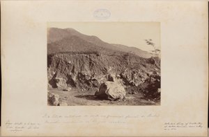 Étude détaillée de la coupe dans la formation glaciaire de Red Gate montrant les blocs erratiques