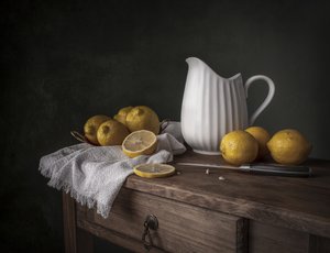 Des citrons frais sur du bois - Margareth Perfoncio