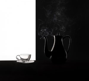 Contraste entre le café et la vapeur