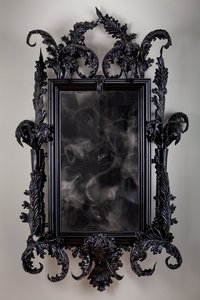 East of Eden, 2013 (verre de Murano noir, miroir de surveillance, acier, bois, laque, écran LCD et disque dur) - Mat Collishaw