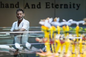 Equinox, 2021 (photo) - Mat Collishaw