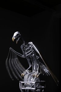 The Nerve Rack, 2019 (acétal, acrylique, aluminium, laiton, circuit électrique, peinture, PVC, résine, servomoteurs, acier) - Mat Collishaw