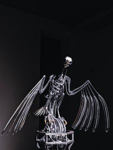 The Nerve Rack, 2019 (acétal, acrylique, aluminium, laiton, circuit électrique, peinture, PVC, résine, servomoteurs, acier)