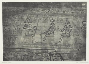 Grand Temple de Dendérah (Teutyres), Sculptures de la Façade Postérieure; Haute-Egypte, plate 19 from the album "Egypte, Nubie, Palestine et Syrie" (1852) - Maxime Du Camp