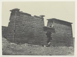 Hémi-Spéos De Séboua, Pylônes; Nubie, plate 98 from the album "Egypte, Nubie, Palestine et Syrie" (1852) - Maxime Du Camp