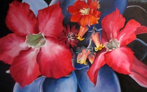 Fleurs rouges et bleues éclatantes