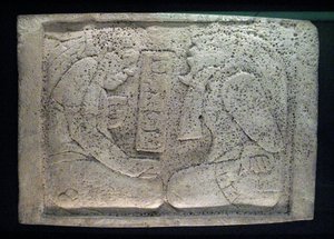 Linteau avec deux prisonniers, région de Yaxchilan, période classique tardive, 600-900 AD