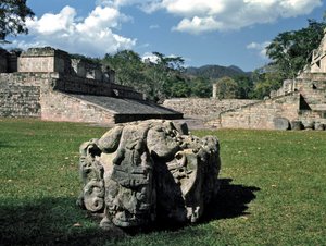 Le terrain de jeu de balle et l