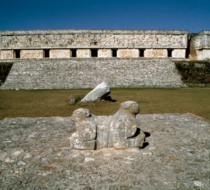 Vue du palais du gouverneur, autel des deux jaguars, 9e-10e siècle - Mayan